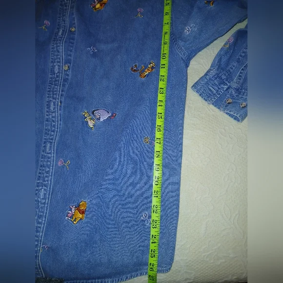 Disney Denim Long Sleeve Buttonup Shirt Size L Winnie The Pooh - Picture 7 of 8